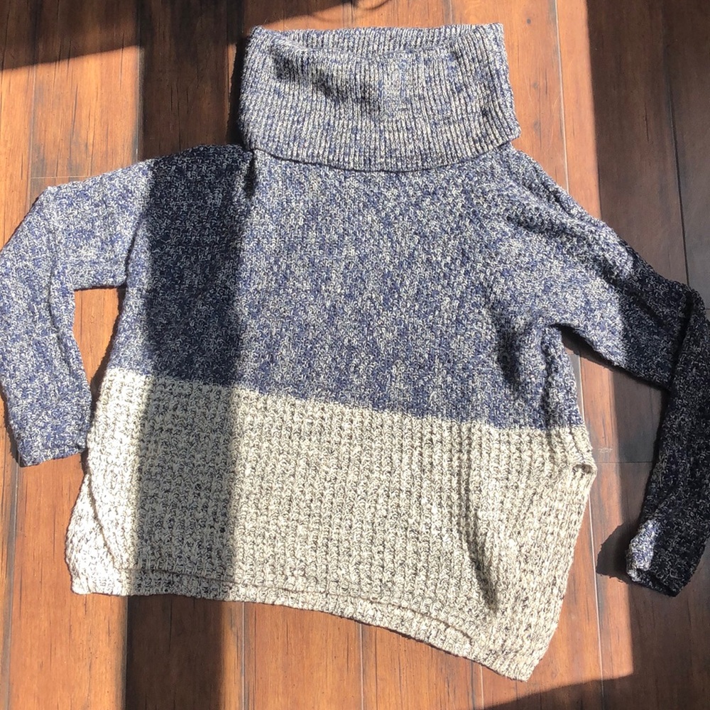 THML extra small Navy cream black collared sweater
